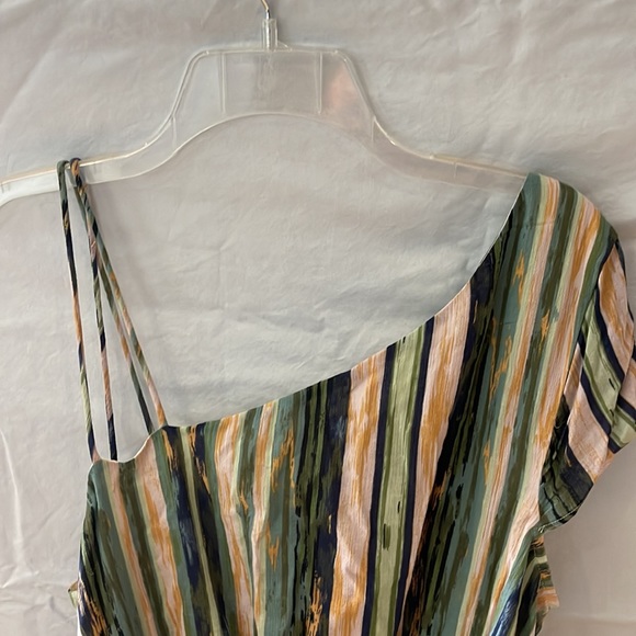 Size M party dress.   New with tags - Picture 3 of 3